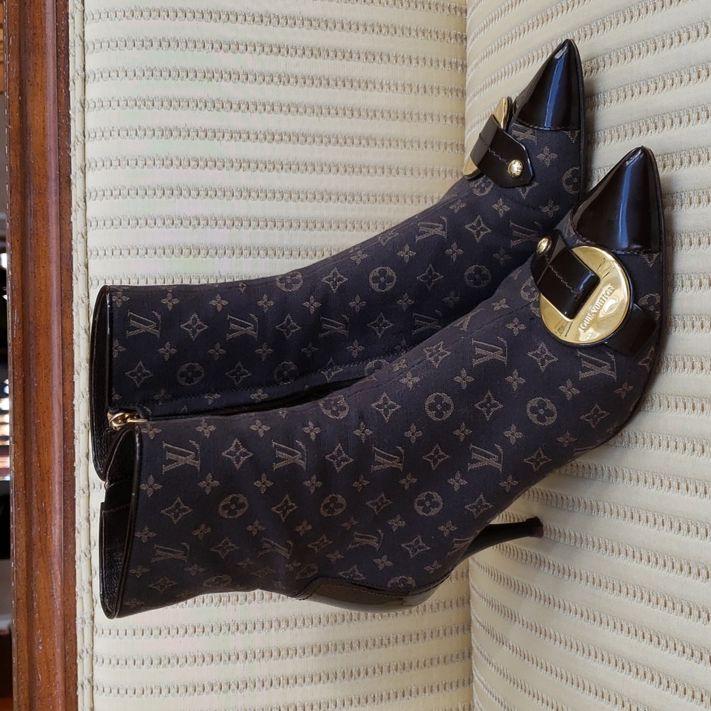 LOUIS VUITTON LV MONOGRAM CANVAS AND PATENT LEATHER ANKLE BOOTS - Picture 2 of 12